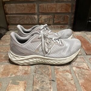 New Balance Fresh Foam Arishi v4‎ Women's Size 10 Running Shoes B Grey White